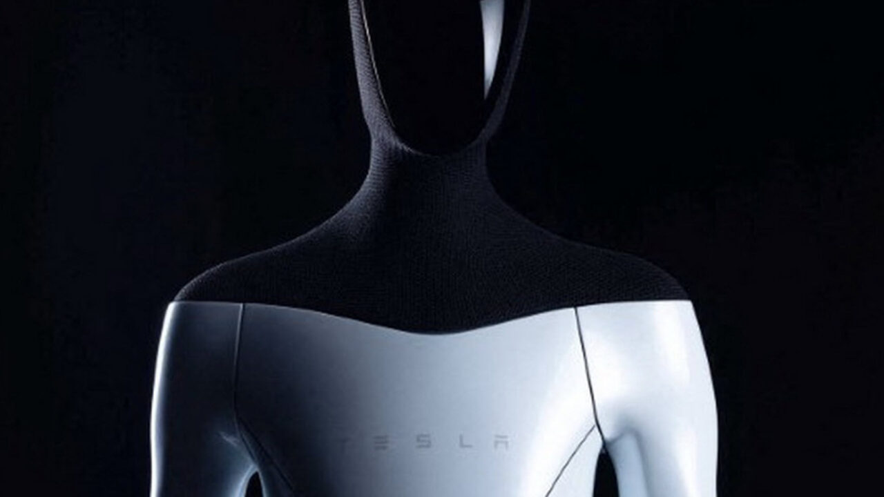 Ο Elon Musk λέει ότι “χιλιάδες” ρομπότ θα μπορούσαν να εργάζονται στην Tesla ήδη από το 2025
