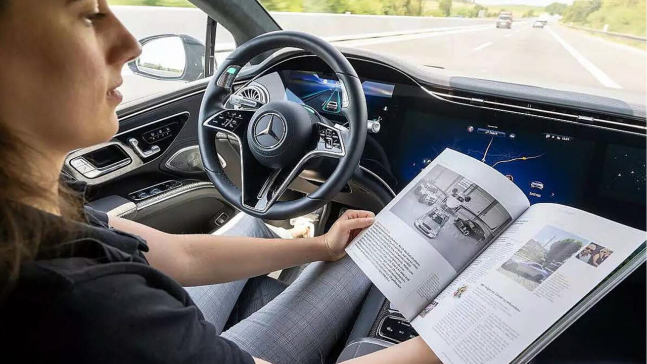 Η Mercedes έλαβε έγκριση για αυτόνομη οδήγηση επιπέδου 3 με ταχύτητες έως 95 χλμ την ώρα