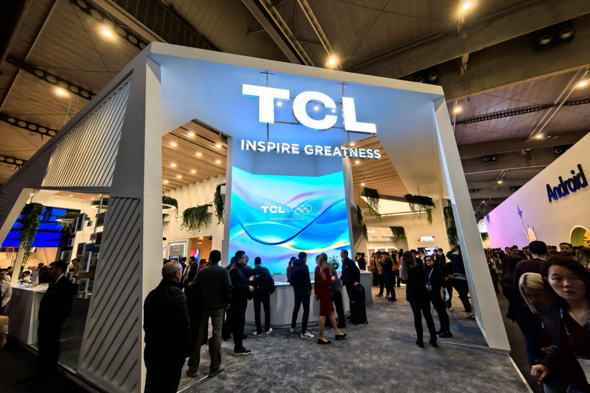 TCL Booth Tour @ MWC 2025: Απίθανα gadgets και εντυπωσιακές τεχνολογίες οθόνης